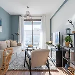 Moon Light 1-bedroom In *